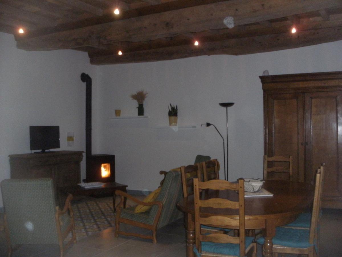Grange Dans Ancien Corps De Ferme Ξενοδοχείο Bellengreville  Εξωτερικό φωτογραφία