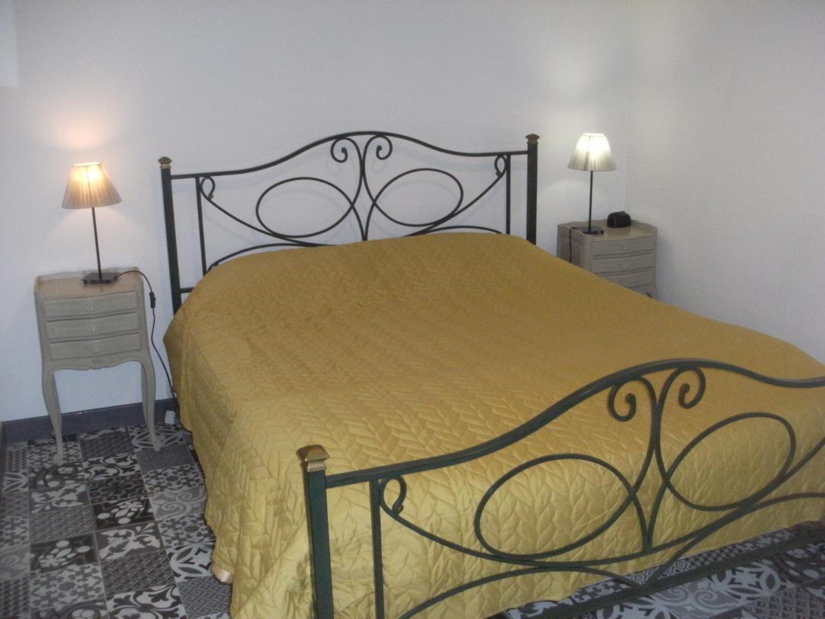 Grange Dans Ancien Corps De Ferme Ξενοδοχείο Bellengreville  Εξωτερικό φωτογραφία
