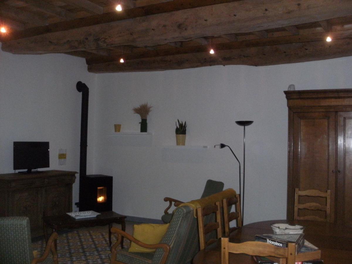 Grange Dans Ancien Corps De Ferme Ξενοδοχείο Bellengreville  Εξωτερικό φωτογραφία