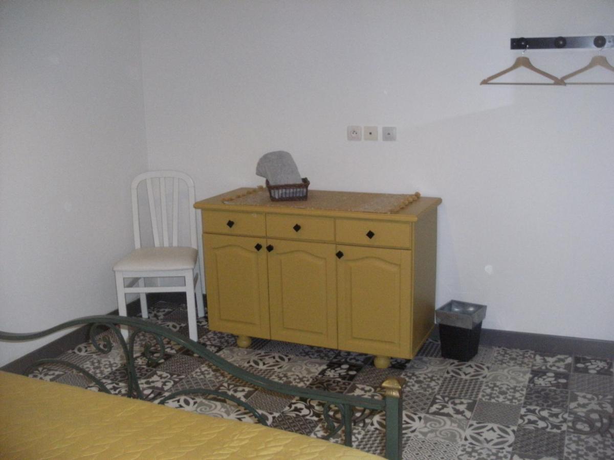 Grange Dans Ancien Corps De Ferme Ξενοδοχείο Bellengreville  Εξωτερικό φωτογραφία