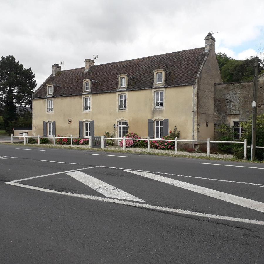 Grange Dans Ancien Corps De Ferme Ξενοδοχείο Bellengreville  Εξωτερικό φωτογραφία